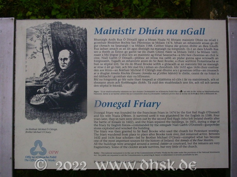 Tafel am Eingang zur Abbey und zum Cemetary in Donegal