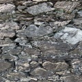 Sauber gelegte Steine in der Wand des Forts