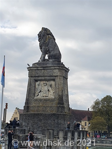 Der Löwe an der Hafeneinfahrt